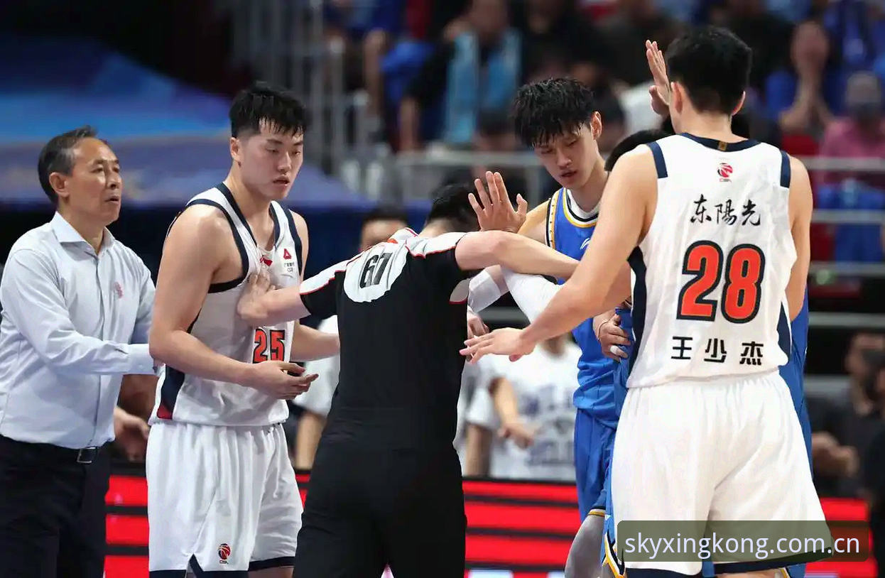 换帅前先看门道，北京男篮这波操作怎么跟？——从顾问到主帅的完整观察指南